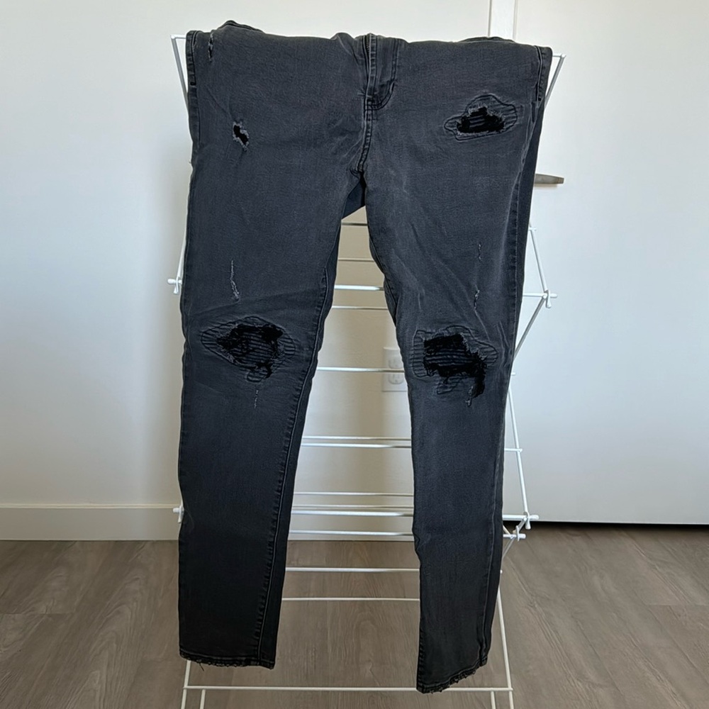 Men’s distressed grey wash PacSun jeans